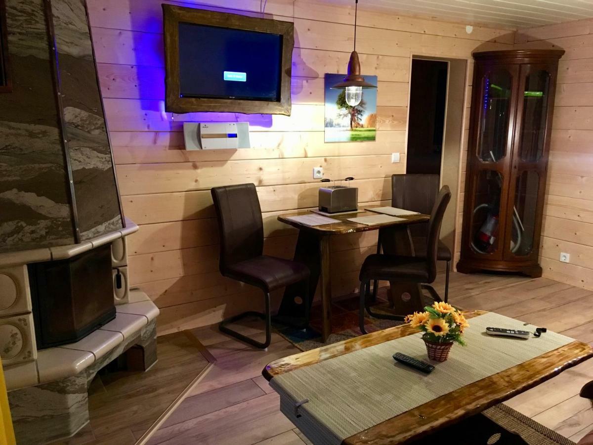 Holzhaus Trollbluemchen Am Wald Und See Neuruppin Exterior foto