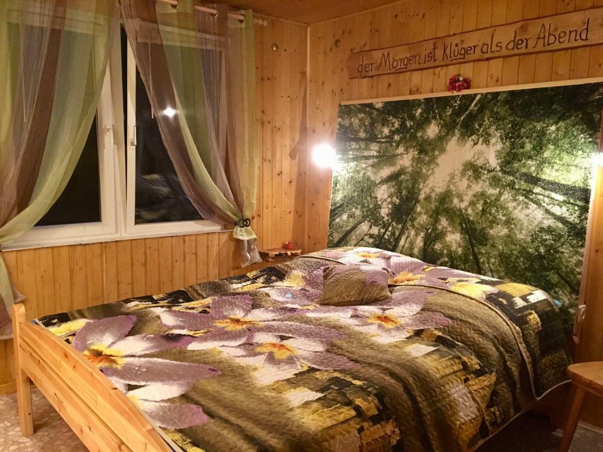 Holzhaus Trollbluemchen Am Wald Und See Neuruppin Exterior foto